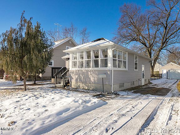 2nd image of 2307 Camden Ave SW