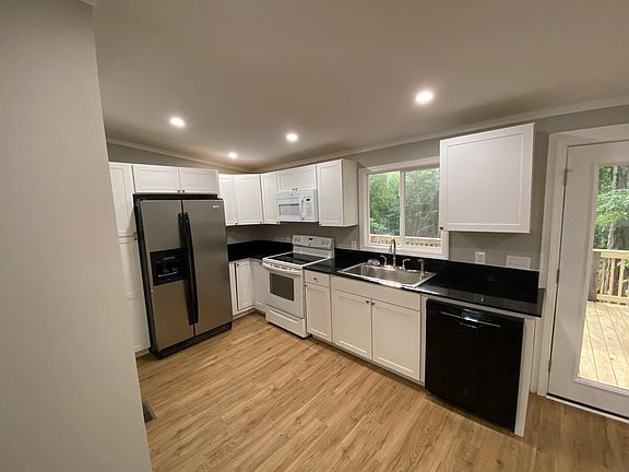 Kitchen with new applicances