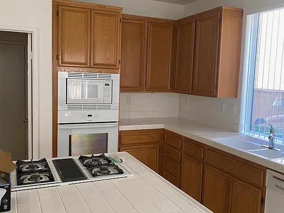 2nd image of 11859 Evergold St