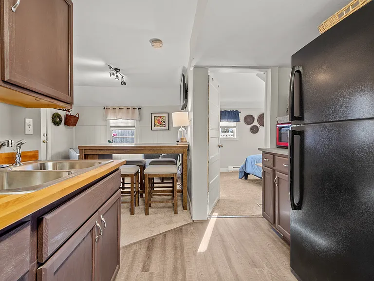 10 Cottage St #1 — Photo 22