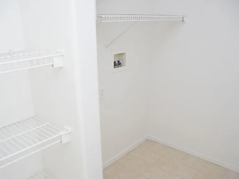 9493 Grove Ridge Ave — Photo 15