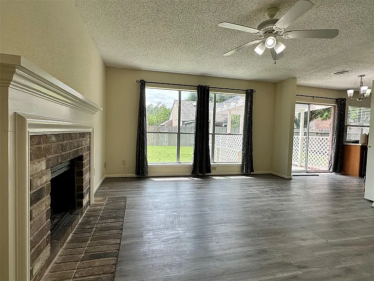 4819 Sunshine Dr — Photo 7