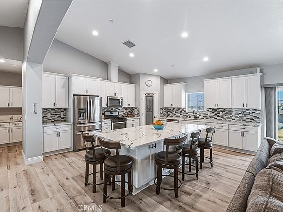 3rd image of 16169 Rancherias Rd