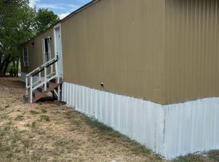 540 Hutchinson St, Bowie, TX 76230