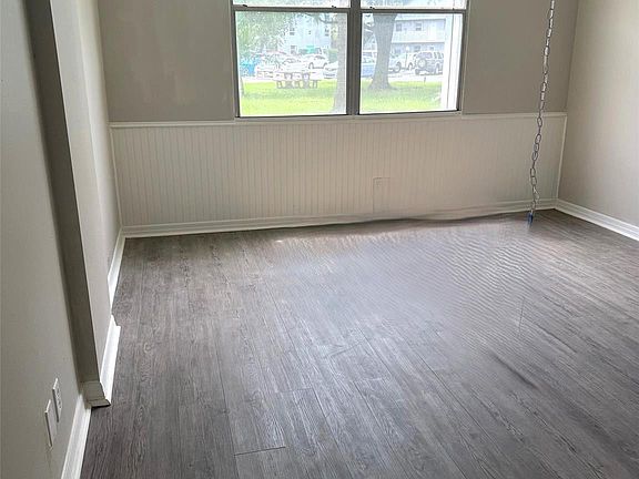 5th image of 115 Royal Park Drive #1G