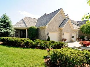 22077 W Vernon Ridge Dr, Mundelein, IL 60060