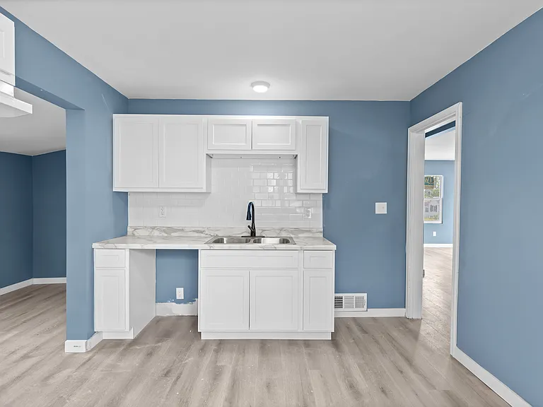 7533 Calvin Ave — Photo 4