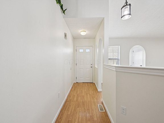4th image of 132 Windward Dr