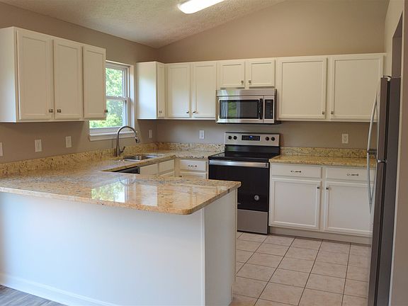 4th image of 1084 Amblewood Ct
