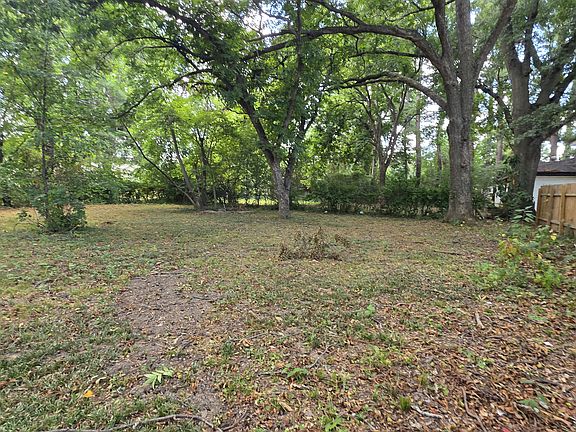 3rd image of 4918 Berta Rd