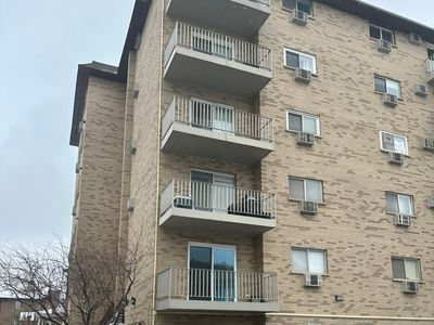 300 Circle Ave APT 4H, Forest Park, IL, 60130
