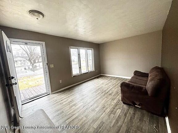 2nd image of 3112 Shetland Rd