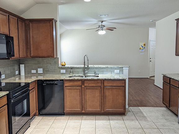 5th image of 308 Saddlehorn Way