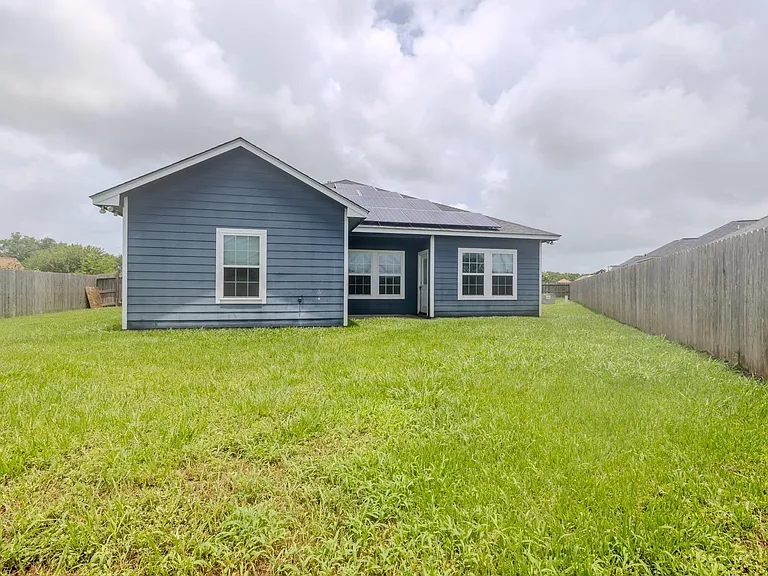 2422 Cardinal Dr — Photo 32