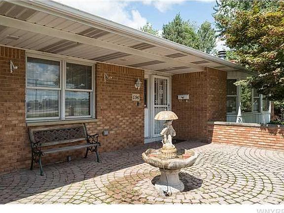 3rd image of 496 Mill St