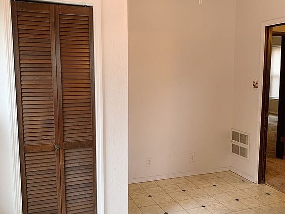 4th image of 2160 Cleveland Blvd #A