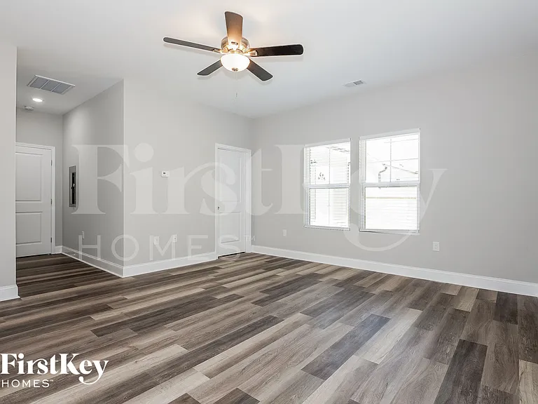 5101 Tuckaseegee Rd — Photo 7