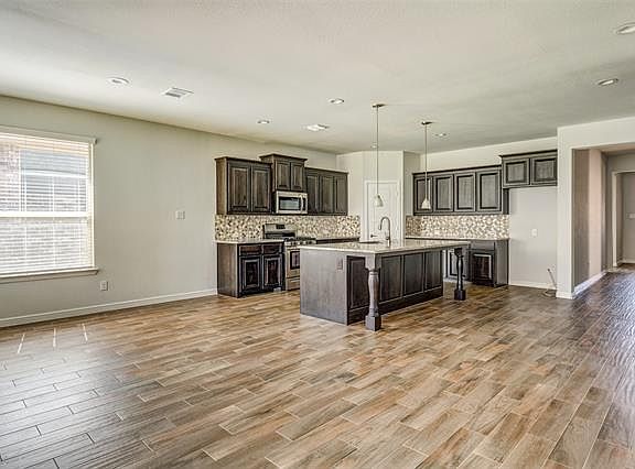 5th image of 2420 Coyote Ct