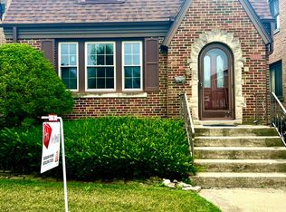 7013 W Cornelia Ave, Chicago, IL 60634