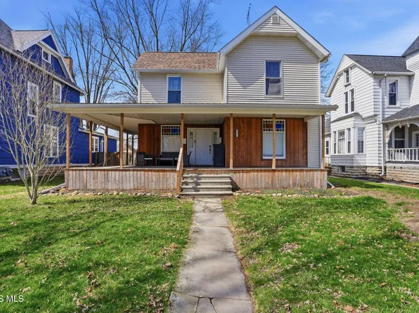 911 N Main St, Fostoria, OH 44830