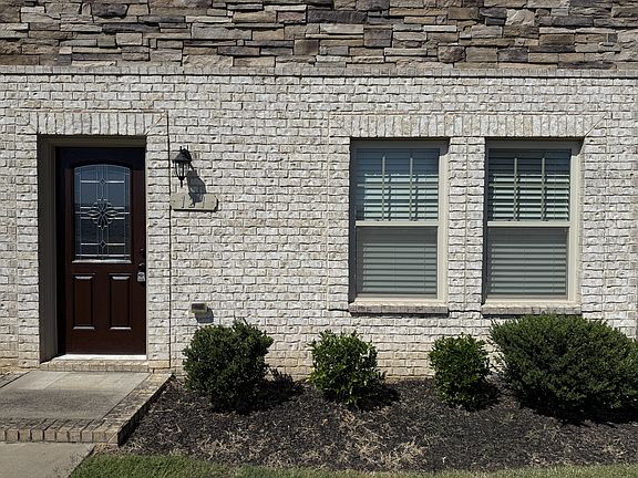 4th image of 121 Turn Row Dr #1