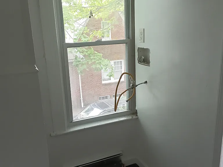 33 Starr Ave #2 — Photo 7
