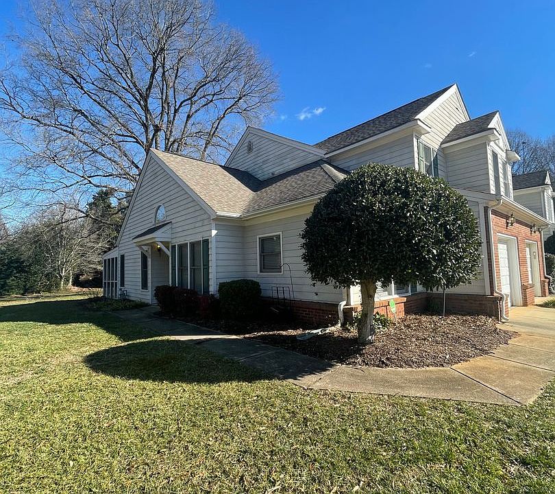 1st image of 8743 Fox Chase Ln
