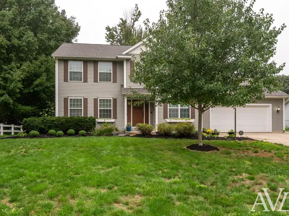 9040 Cedarview Ave, Jenison, MI 49428