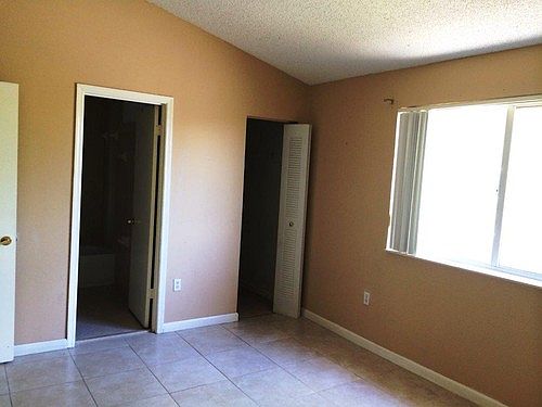 4th image of 6255 Kendale Lakes Cir APT 216