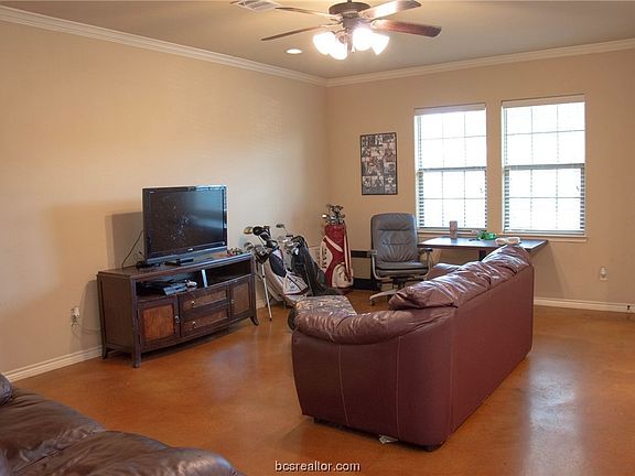 4th image of 126 Kimber Ln
