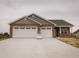 124 Waters Edge Dr, Waterloo, IL 62298