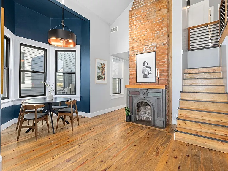 3260 Curtis St — Photo 13