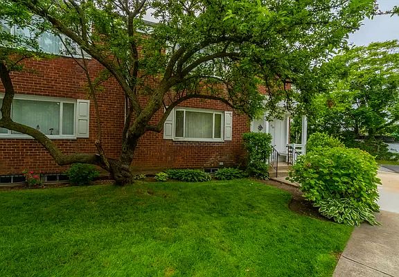 3rd image of 12-02 Bell Blvd #1