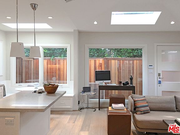 5th image of 1511 Stanford St #B
