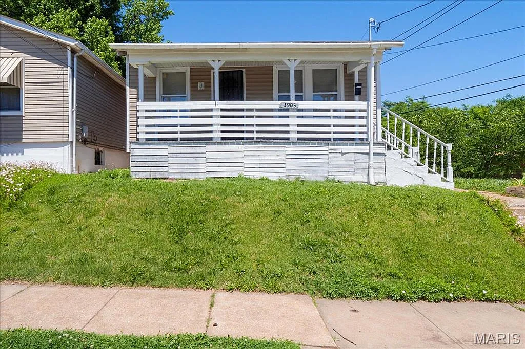 3903 Schiller Pl photo 1