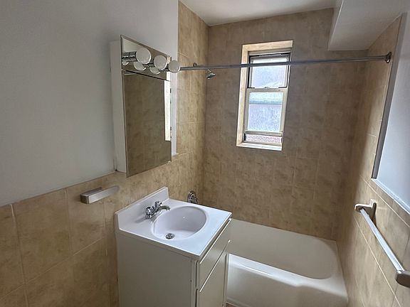 5th image of 143-30 Barclay Ave #5A