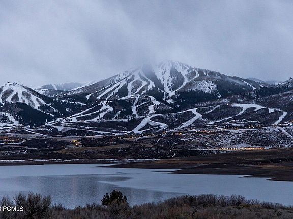 4th image of 409 E Overlook Loop