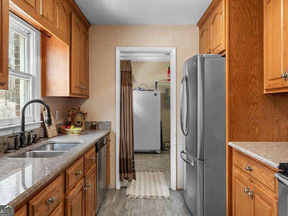 5th image of 11 Westhaven Dr NW