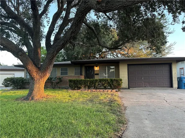 118 E 7th St, Portland, TX 78374