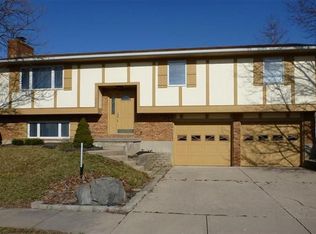 1446 Robinhood Dr, Dayton, OH 45449