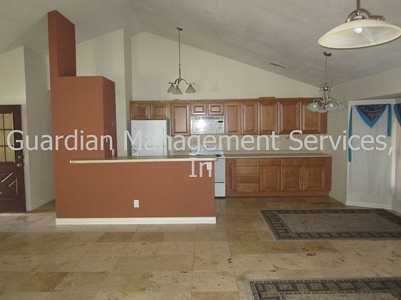 2nd image of 609 W Montoya Ln