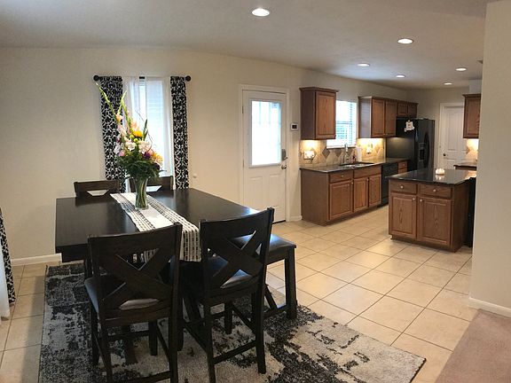 Breakfast & Kitchen
