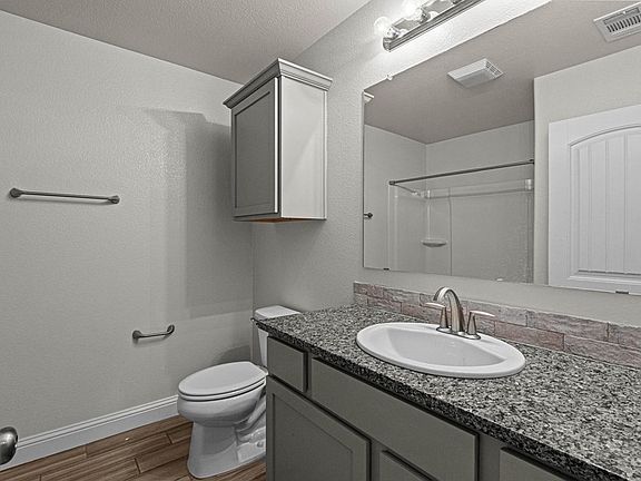 5th image of 1029 Yancy Ct