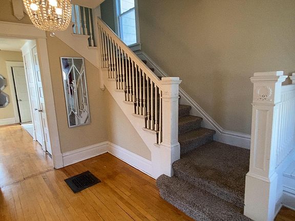 4th image of 2104 Farnam St