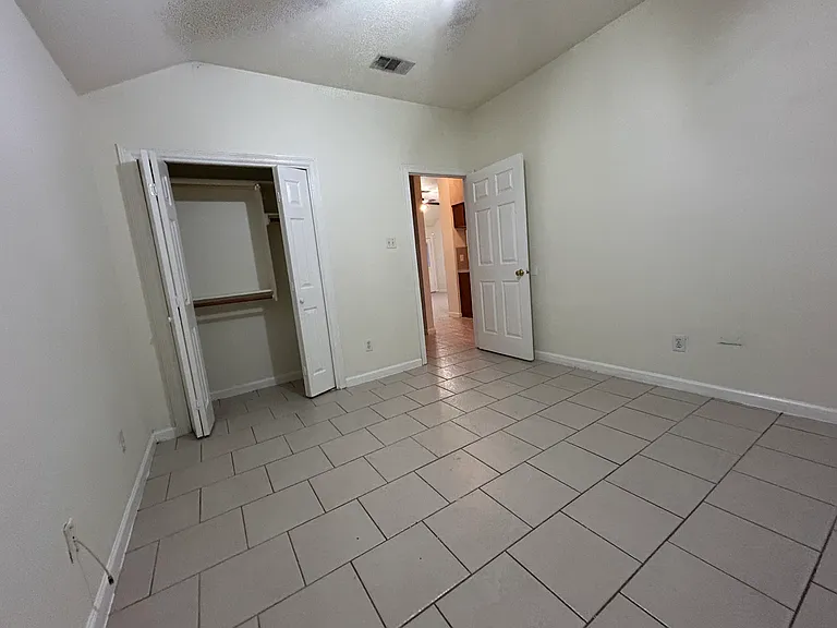 5230 Findlay Dr — Photo 12