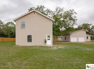 417 Yubadam St, Edna, TX 77957
