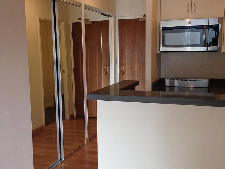1177 California St #411 — Photo 3