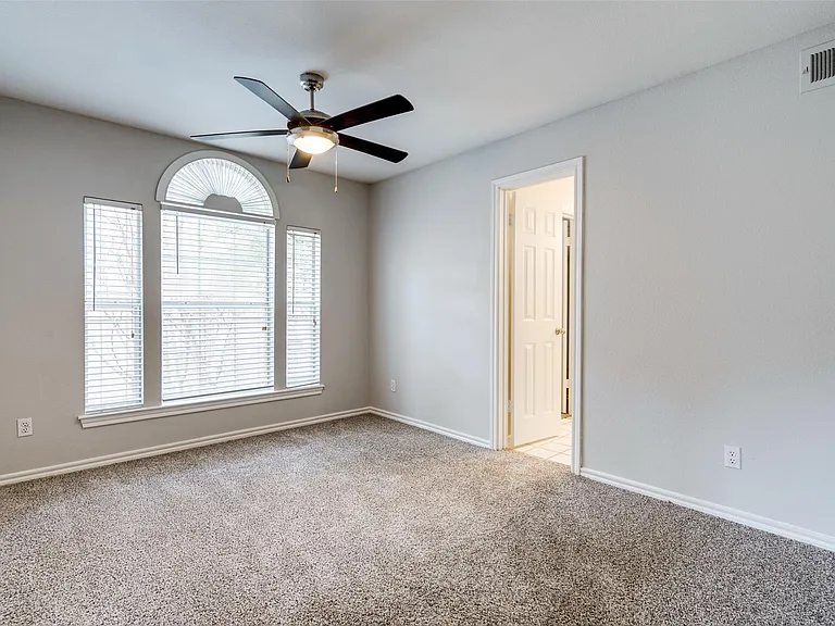 6804 N Capital Of Texas Hwy #222 — Photo 9