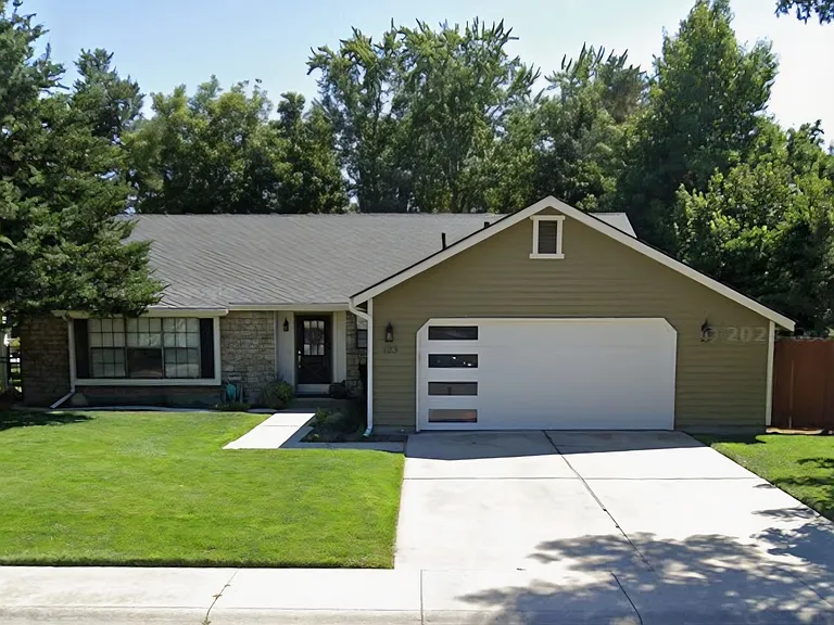 105 E Twin Willow Dr — Photo 1