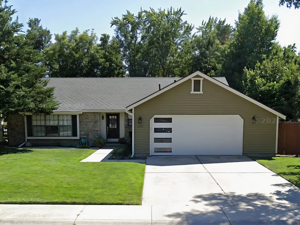105 E Twin Willow Dr